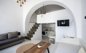Ostria Kythnos Apartment
